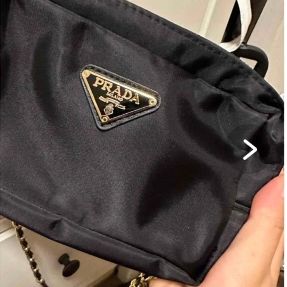 New black Small purse with Zipper and gold Chain belt should purs - Picture 10 of 15